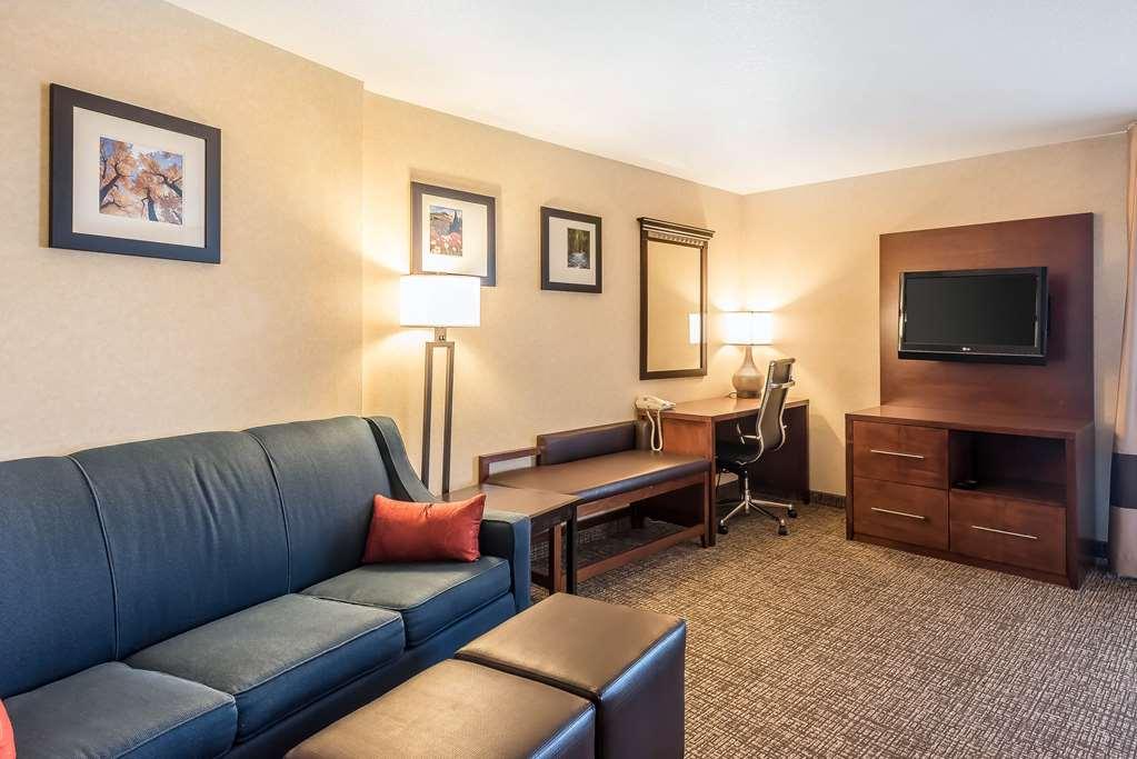 Comfort Suites Longmont Room photo