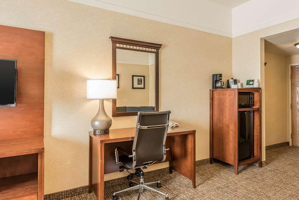 Comfort Suites Longmont Room photo