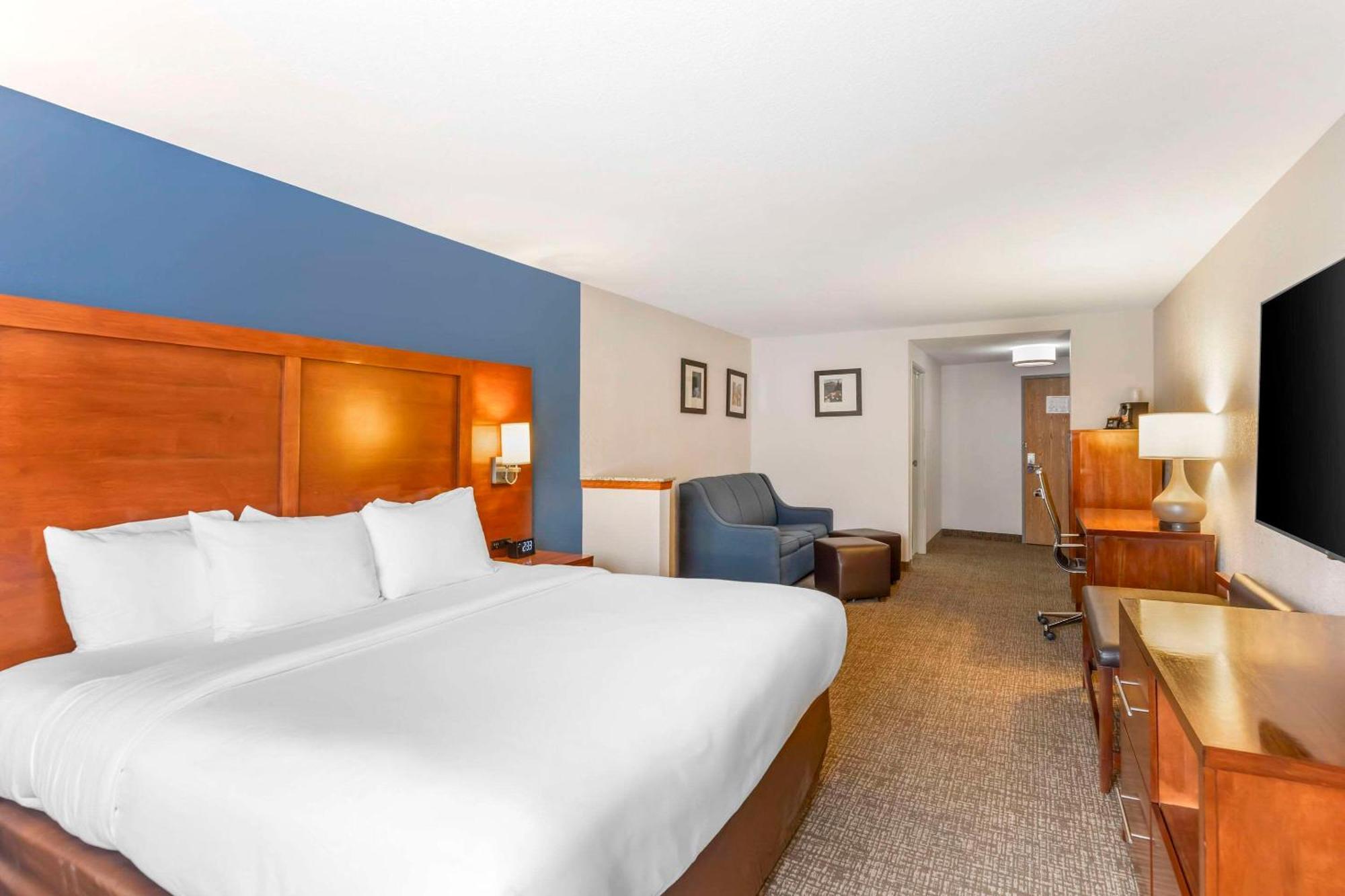 Comfort Suites Longmont Exterior photo